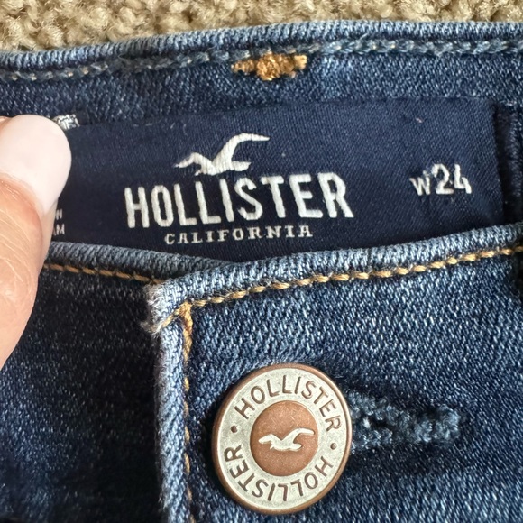 Used Hollister size 24 High rise 3 inch short. - Picture 3 of 3